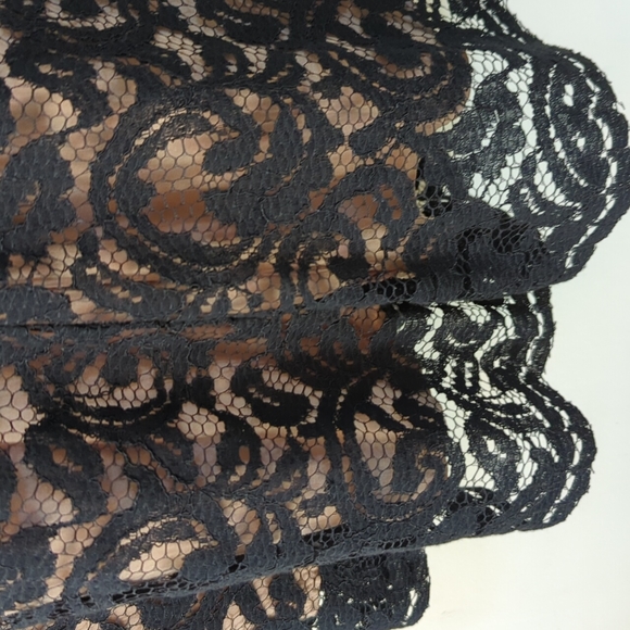 Astr Long Sleeve Lace Romper - Picture 9 of 16